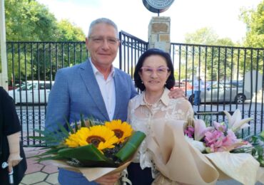 Емил Русинов откри новата учебна година в „Източен“ (СНИМКИ)