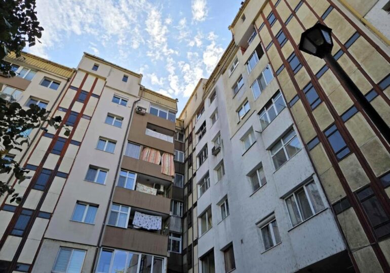 Започва санирането на един от големите блокове в Асеновград (СНИМКИ)