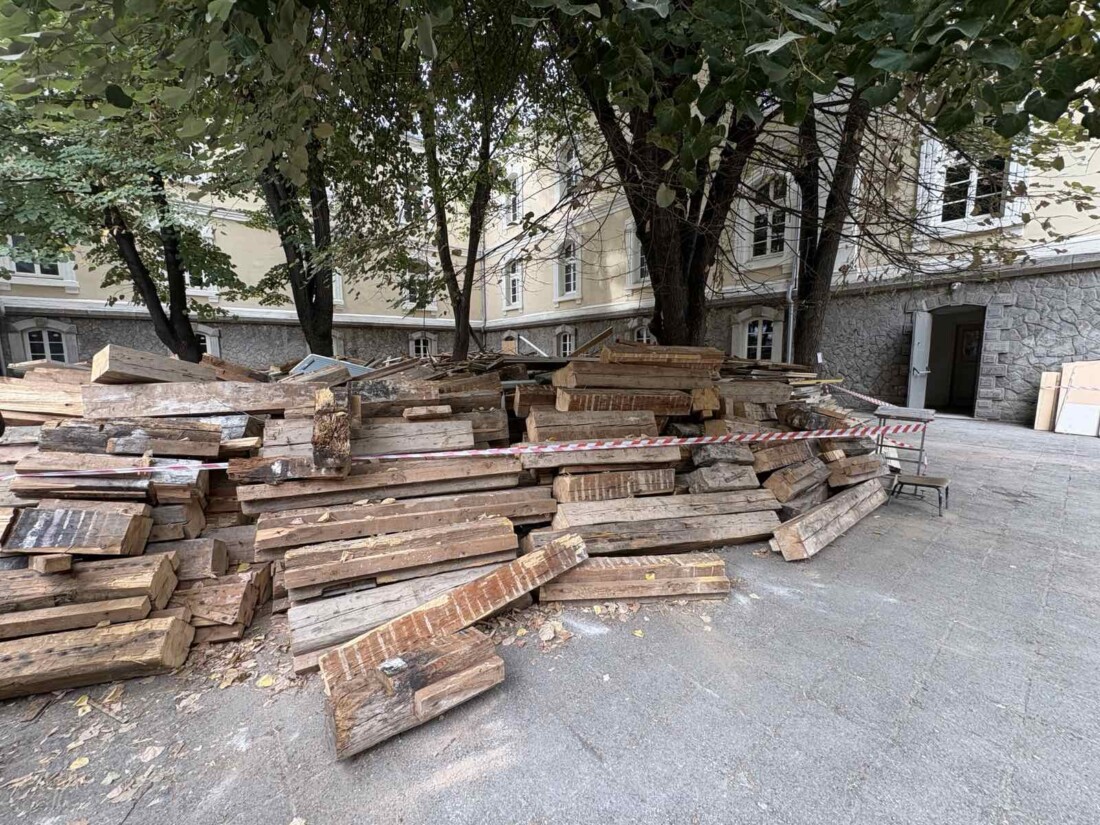 Кметът Костадин Димитров апелира за по-бързи темпове и повече работници при ремонта на Хуманитарната гимназия
