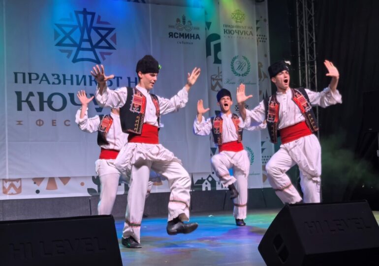 "Празникът на Кючука" стартира с много музика, танци и настроение (СНИМКИ и ВИДЕО)