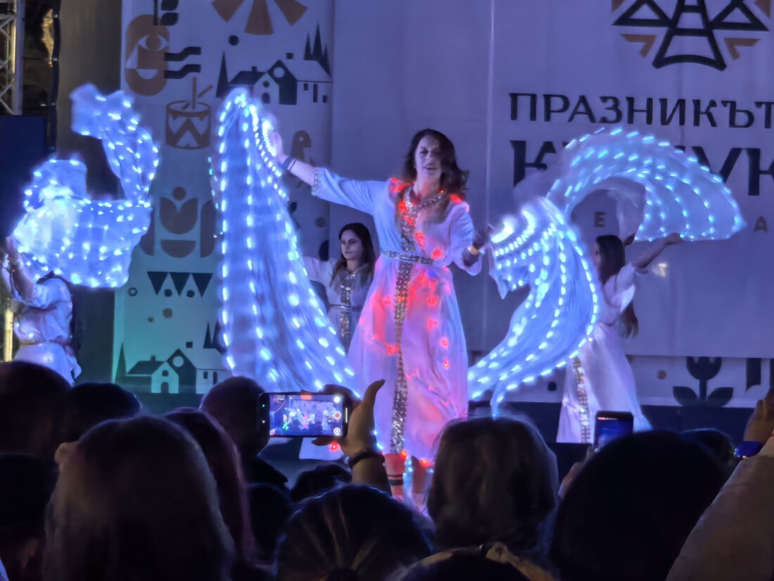 "Празникът на Кючука": Ансамбъл "Тракия", "Далида Денс Шоу" и Николай Славеев закриха фестивала (СНИМКИ и ВИДЕО)