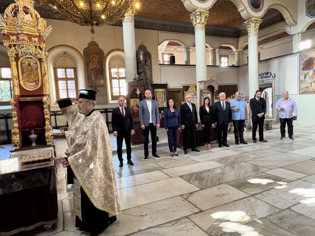Пловдив отбеляза 117 години от обявяването на Независимостта на България (СНИМКИ)
