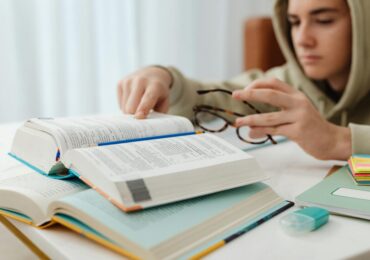 Cambridge YLE или курс по общ английски: Кой е по-добрият избор за вашето дете?