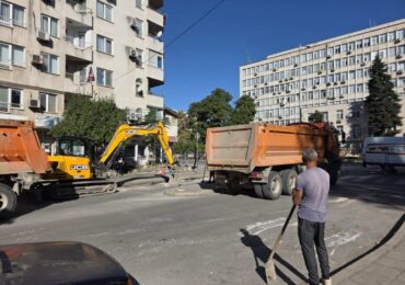 Започна ремонтът на улица "Генерал Колев" в Пловдив (СНИМКИ)