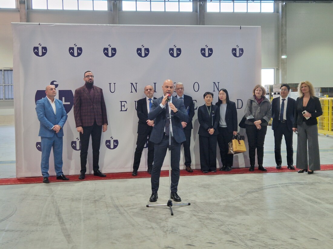 Вицепремиерът Томислав Дончев и кметът Костадин Димитров откриха нов завод в Тракия икономическа зона (СНИМКИ) 2 Вицепремиерът Томислав Дончев и кметът Костадин Димитров откриха нов завод в Тракия икономическа зона (СНИМКИ)