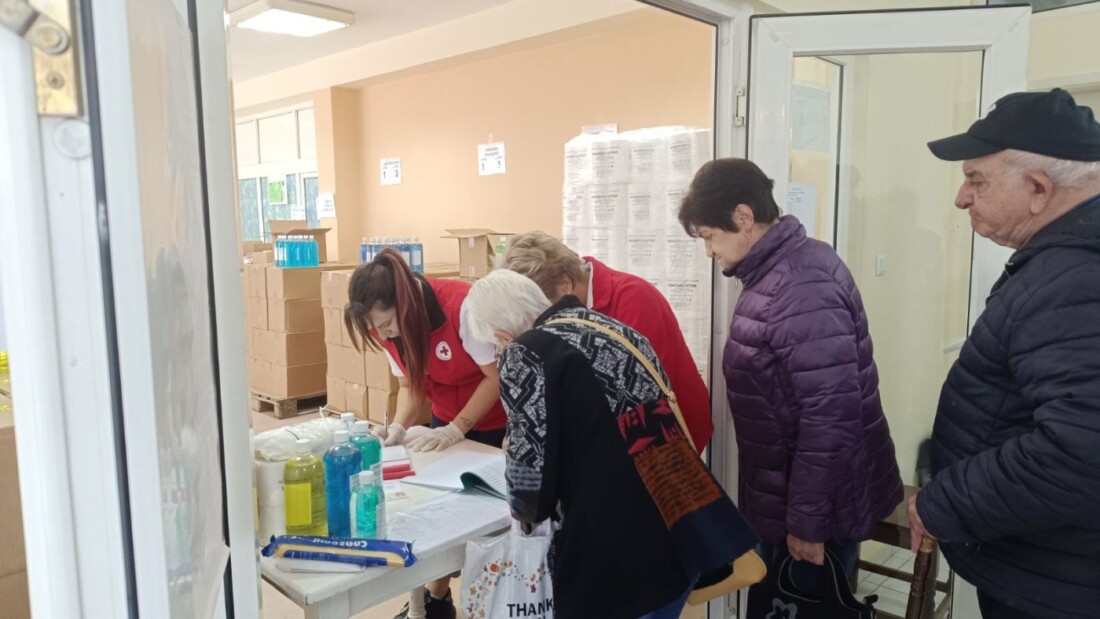 През Европейския социален фонд: Над 36 000 социално слаби в Пловдивска област ще получат хранителни и хигиенни пакети (СНИМКИ)