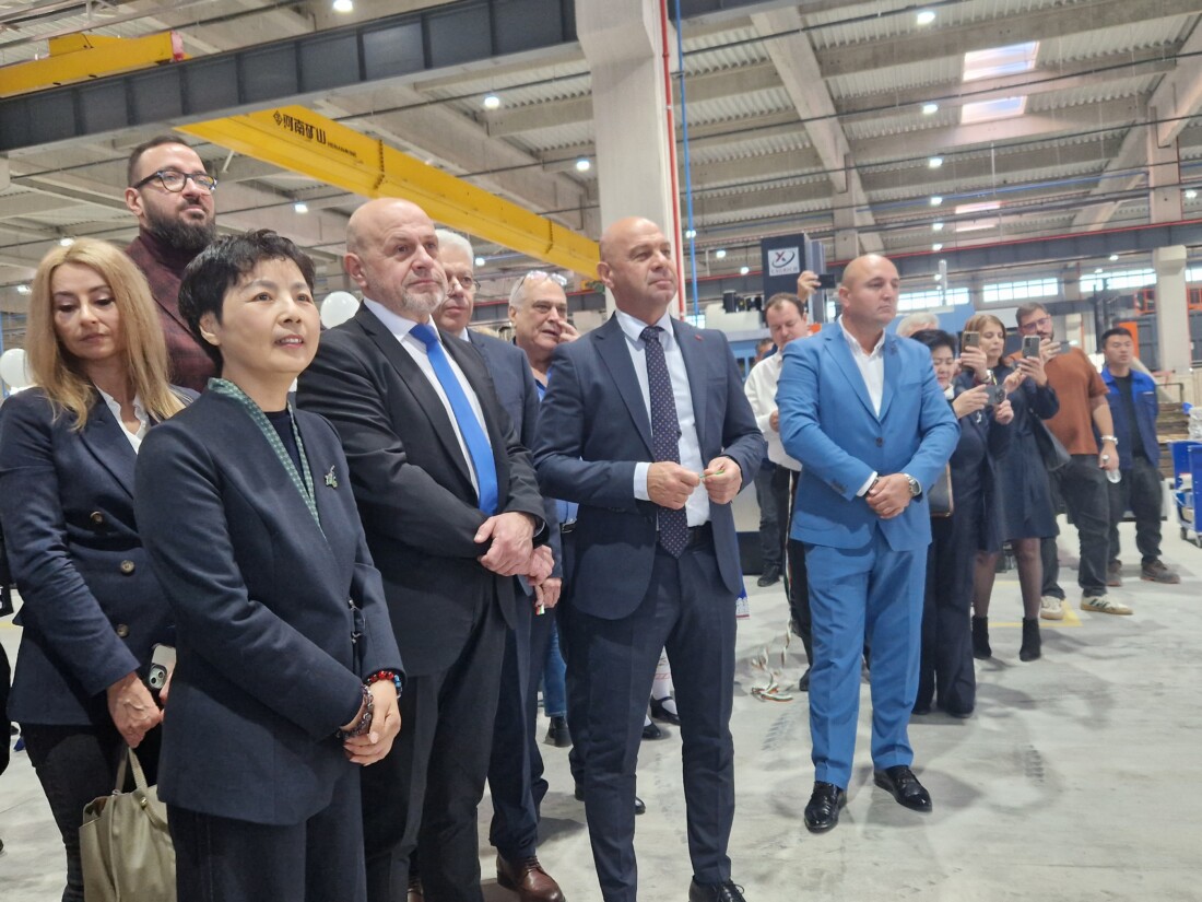 Вицепремиерът Томислав Дончев и кметът Костадин Димитров откриха нов завод в Тракия икономическа зона (СНИМКИ) 3 Вицепремиерът Томислав Дончев и кметът Костадин Димитров откриха нов завод в Тракия икономическа зона (СНИМКИ)