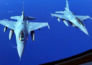 Още два изтребителя F-16 пристигнаха в авиобаза "Граф Игнатиево" (ВИДЕО и СНИМКИ)