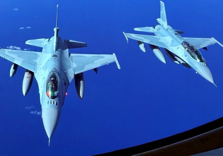 Още два изтребителя F-16 пристигнаха в авиобаза "Граф Игнатиево" (ВИДЕО и СНИМКИ)