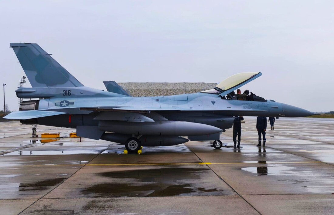 Още два изтребителя F-16 пристигнаха в България (СНИМКИ и ВИДЕО)