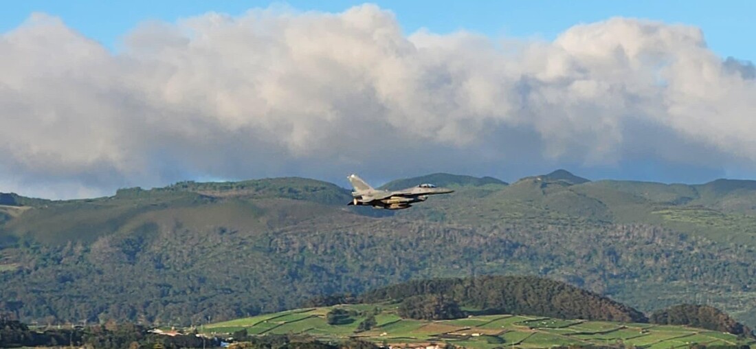 Още два изтребителя F-16 пристигнаха в България (СНИМКИ и ВИДЕО)