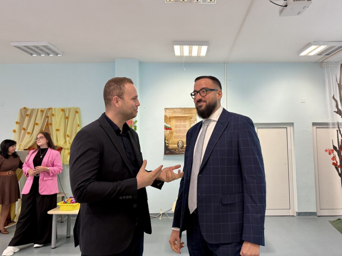 "Будителството днес – с мисъл за бъдещето": Традицията срещна иновациите в ДГ "Кремена" (СНИМКИ) 1 "Будителството днес – с мисъл за бъдещето": Традицията срещна иновациите в ДГ "Кремена" (СНИМКИ)