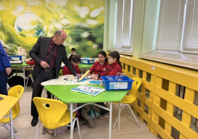 Откриха STEM център в асеновградско училище (СНИМКИ)