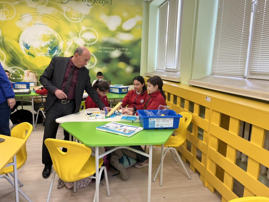 Откриха STEM център в асеновградско училище (СНИМКИ)