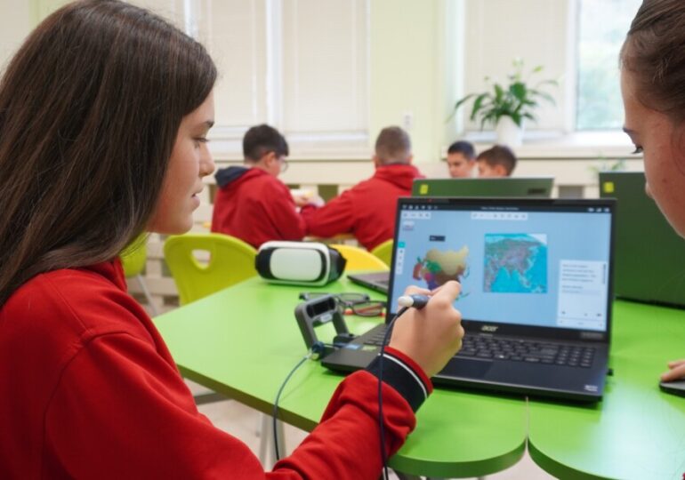 Откриха STEM център в асеновградско училище (СНИМКИ) 37 Откриха STEM център в асеновградско училище (СНИМКИ)