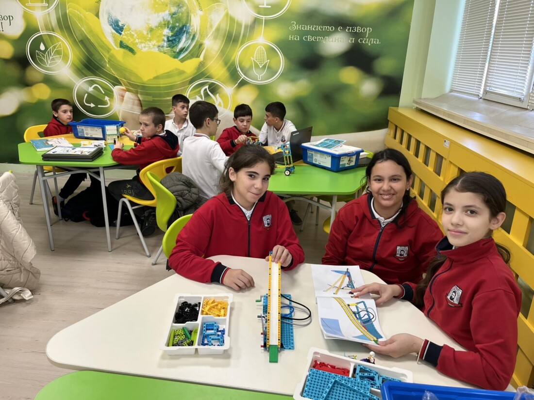 Откриха STEM център в асеновградско училище (СНИМКИ) 2 Откриха STEM център в асеновградско училище (СНИМКИ)