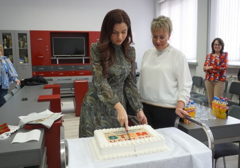 Откриха STEM център в асеновградско училище (СНИМКИ) 27 Откриха STEM център в асеновградско училище (СНИМКИ)