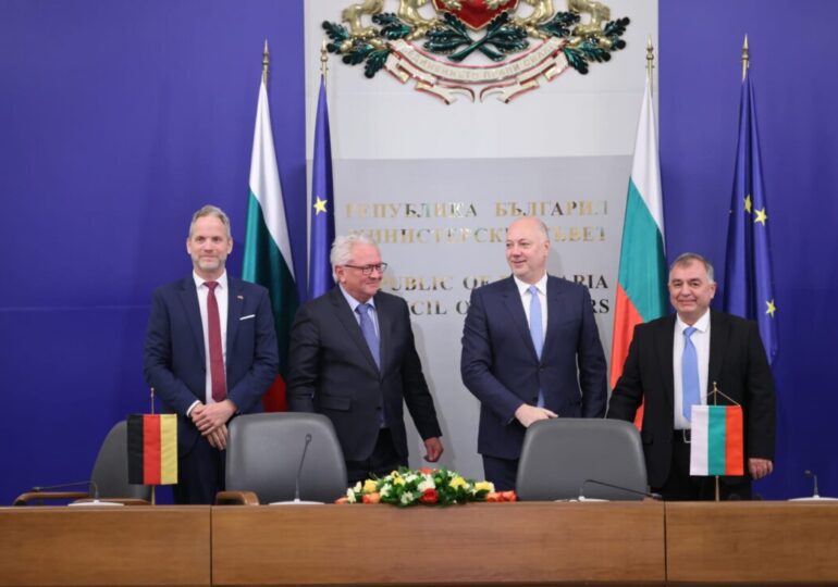България подписа с германския концерн „Райнметал“ за изграждане на завод за барут и боеприпаси (СНИМКИ и ВИДЕО)