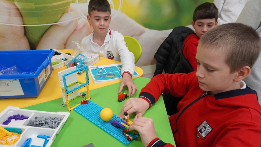 Откриха STEM център в асеновградско училище (СНИМКИ) 4 Откриха STEM център в асеновградско училище (СНИМКИ)