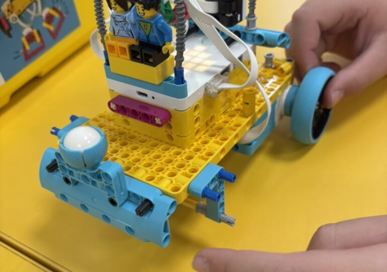 Откриха STEM център в асеновградско училище (СНИМКИ) 18 Откриха STEM център в асеновградско училище (СНИМКИ)