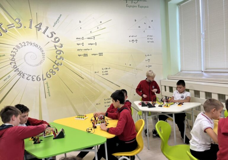 Откриха STEM център в асеновградско училище (СНИМКИ) 15 Откриха STEM център в асеновградско училище (СНИМКИ)