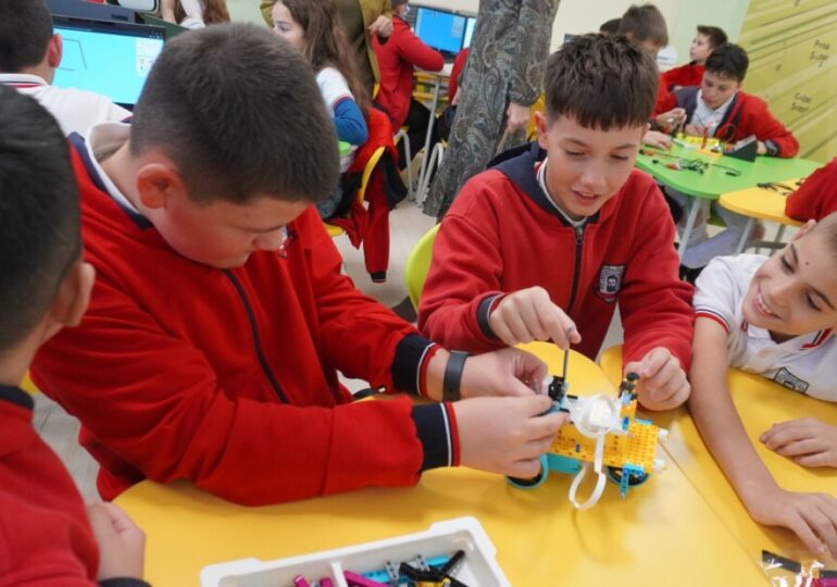 Откриха STEM център в асеновградско училище (СНИМКИ) 7 Откриха STEM център в асеновградско училище (СНИМКИ)