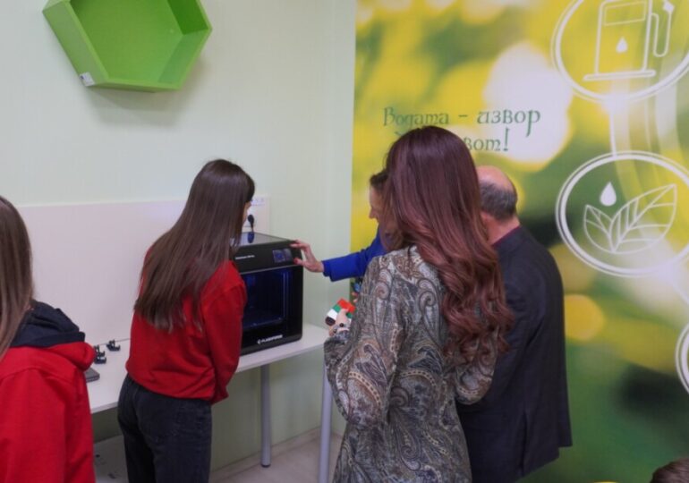 Откриха STEM център в асеновградско училище (СНИМКИ) 11 Откриха STEM център в асеновградско училище (СНИМКИ)
