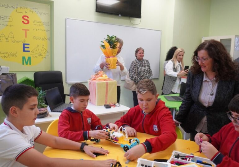 Откриха STEM център в асеновградско училище (СНИМКИ) 10 Откриха STEM център в асеновградско училище (СНИМКИ)