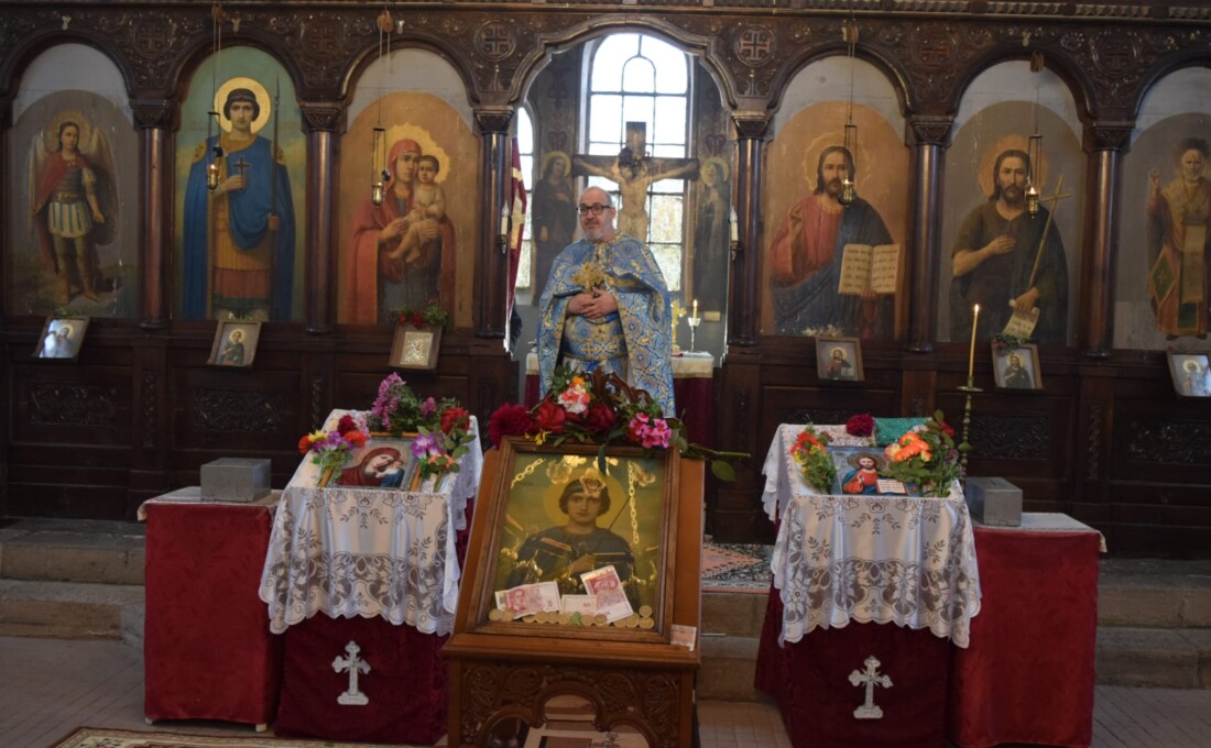 Манолци почетоха своя покровител Свети Димитър (СНИМКИ) 2 Манолци почетоха своя покровител Свети Димитър (СНИМКИ)