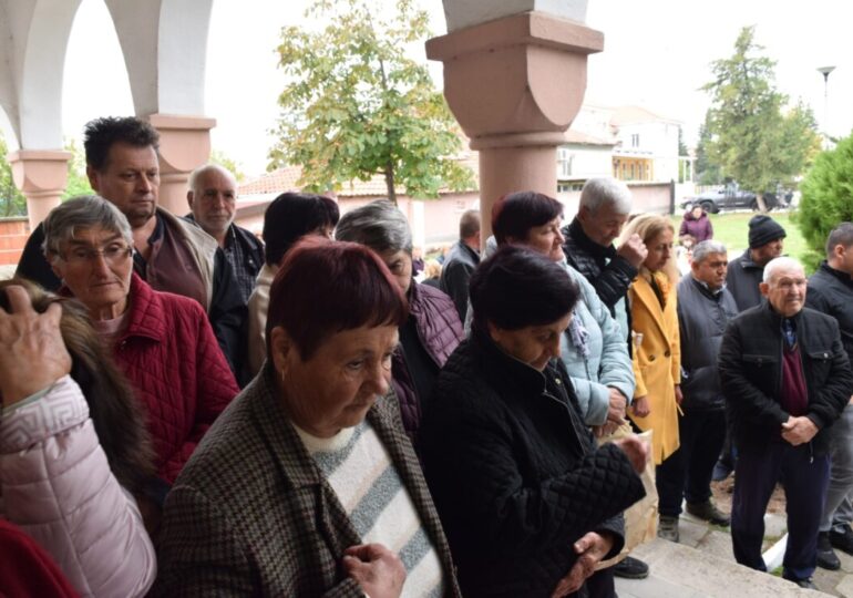 Манолци почетоха своя покровител Свети Димитър (СНИМКИ) 10 Манолци почетоха своя покровител Свети Димитър (СНИМКИ)