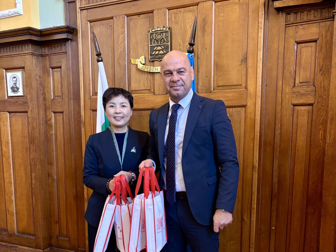 Кметът Костадин Димитров и посланикът на Китай обсъдиха възможности за икономическо и културно партньорство