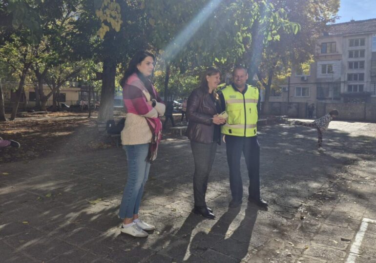 ОУ „Димитър Димов“ проведе тематичен ден по безопасност на движението по пътищата (СНИМКИ) 12 ОУ „Димитър Димов“ проведе тематичен ден по безопасност на движението по пътищата (СНИМКИ)