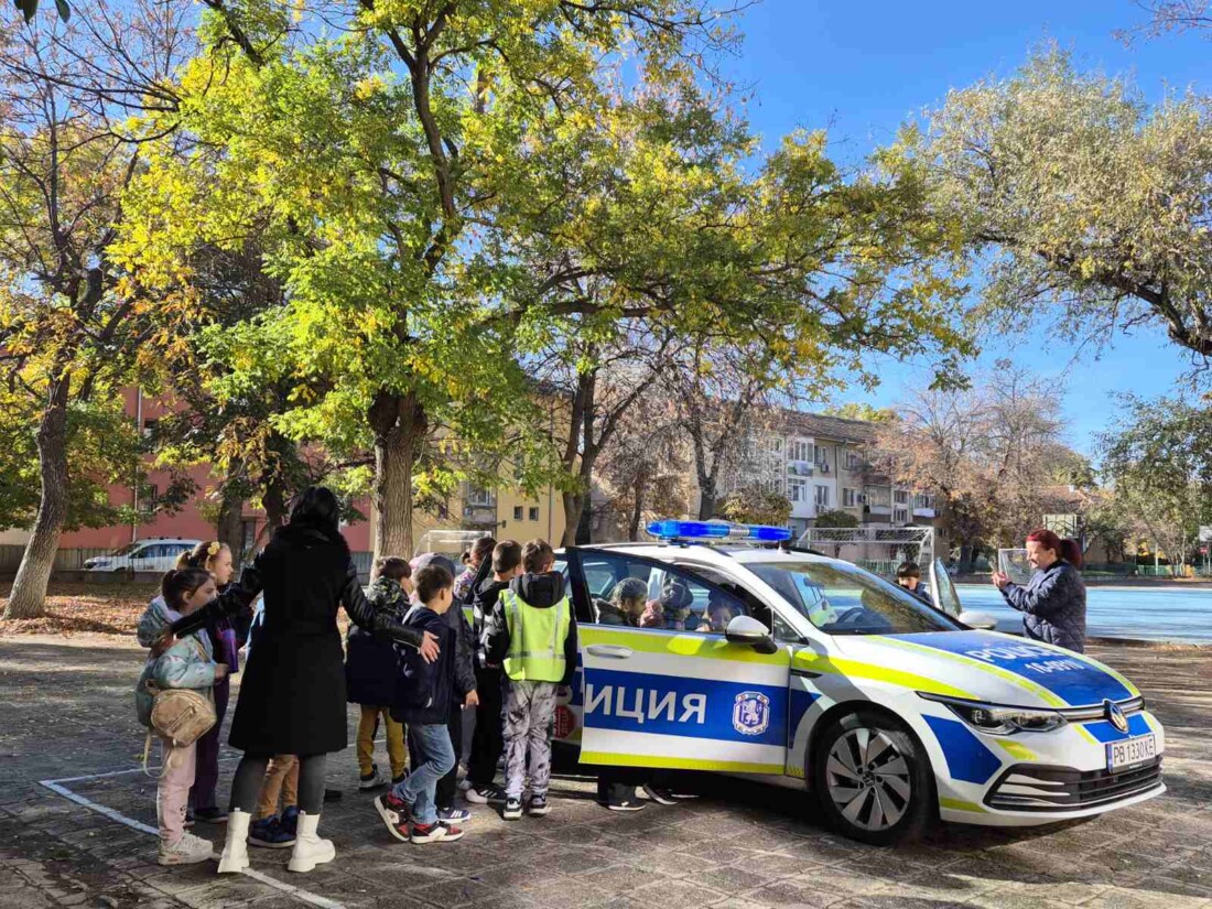 ОУ „Димитър Димов“ проведе тематичен ден по безопасност на движението по пътищата (СНИМКИ) 5 ОУ „Димитър Димов“ проведе тематичен ден по безопасност на движението по пътищата (СНИМКИ)
