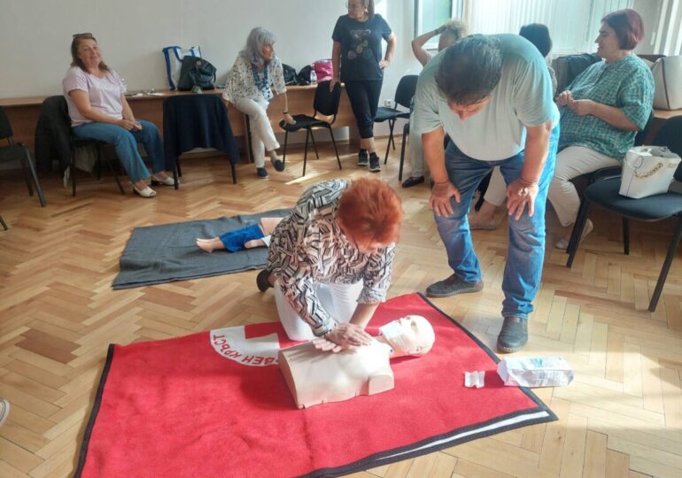 Медиците от детските градини и училищата в „Южен“ с опреснително обучение по първа помощ (СНИМКИ)
