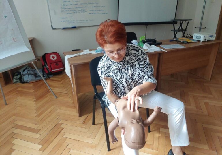 Медиците от детските градини и училищата в „Южен“ с опреснително обучение по първа помощ (СНИМКИ)