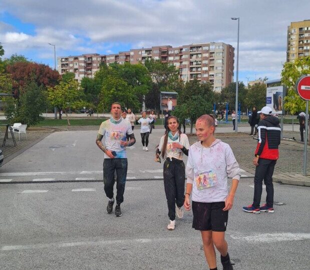 DECATHLON COLOR RUN: Най-цветният маратон в Пловдив (ГАЛЕРИЯ)