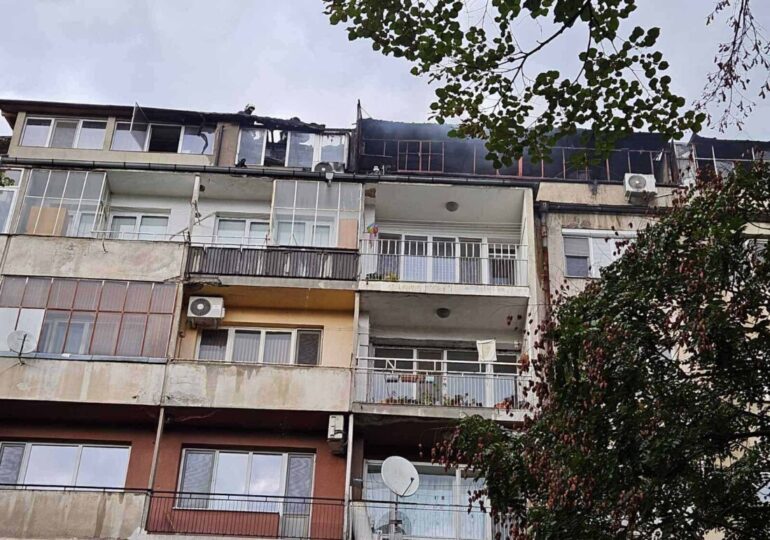 Голям пожар в жилищен блок в Пловдив, от общината са в готовност да подкрепят пострадалите (СНИМКИ)