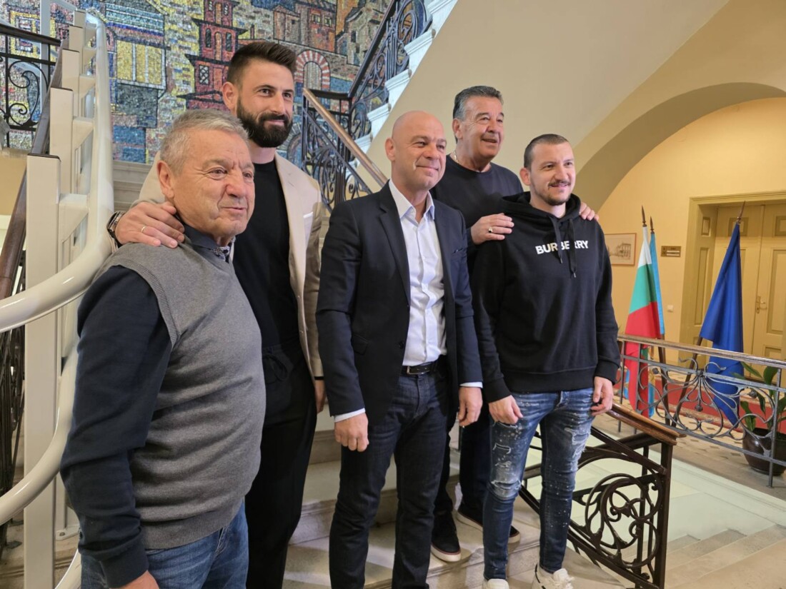 Преди Дербито на Пловдив: Костадин Димитров и капитаните на Локомотив и Ботев призоваха за уважение между феновете (СНИМКИ)