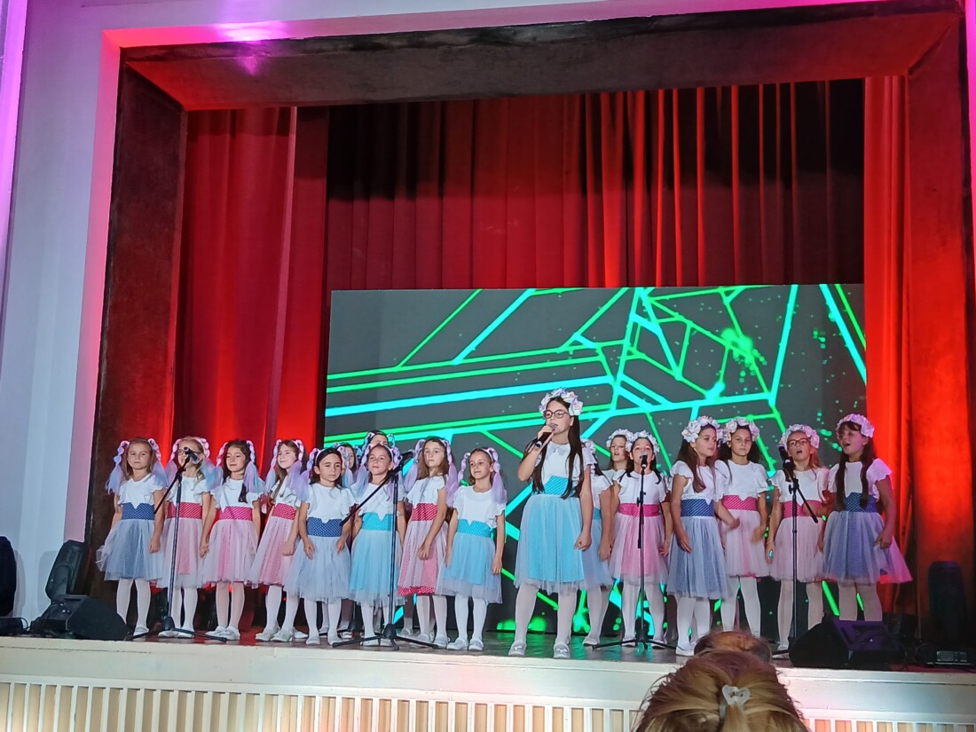 Пловдивски таланти направиха фурор на Европейския конкурс за нова детска песен „Златни искри 2025“ (СНИМКИ)