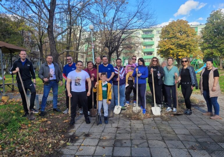 ГЕРБ с поредна залесителна акция в „Западен“ в Пловдив (СНИМКИ)