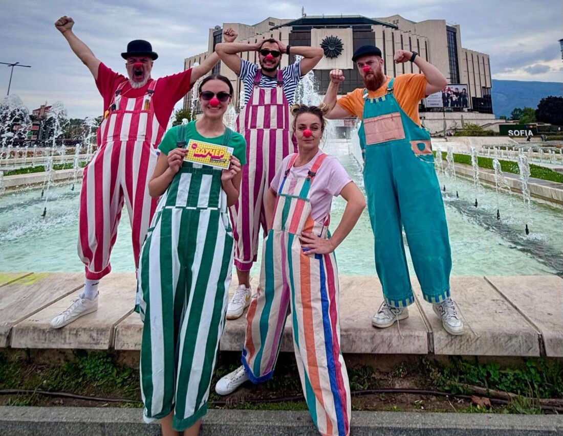 Празничен ноември в театър „Хенд“: Безплатни събития от класната стая до сцената