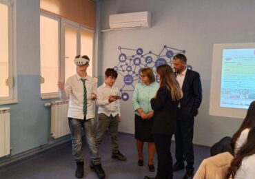 Ученици от СУ „Патриарх Евтимий“ демонстрираха умения за работа с ИИ, програмиране и роботика (СНИМКИ)