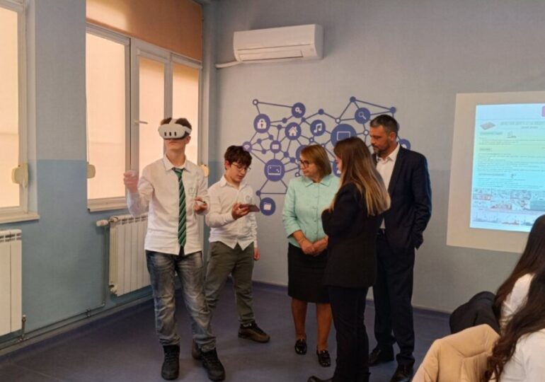 Ученици от СУ „Патриарх Евтимий“ демонстрираха умения за работа с ИИ, програмиране и роботика (СНИМКИ)