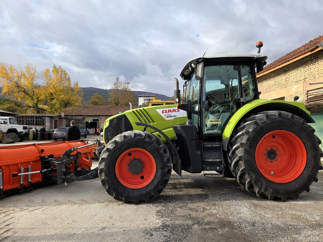 Снегопочистващата техника на община Асеновград е в готовност (СНИМКИ)