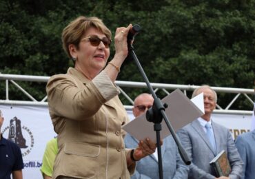 Митрофанова за закона за "Лукойл": Българите действат много рисковано