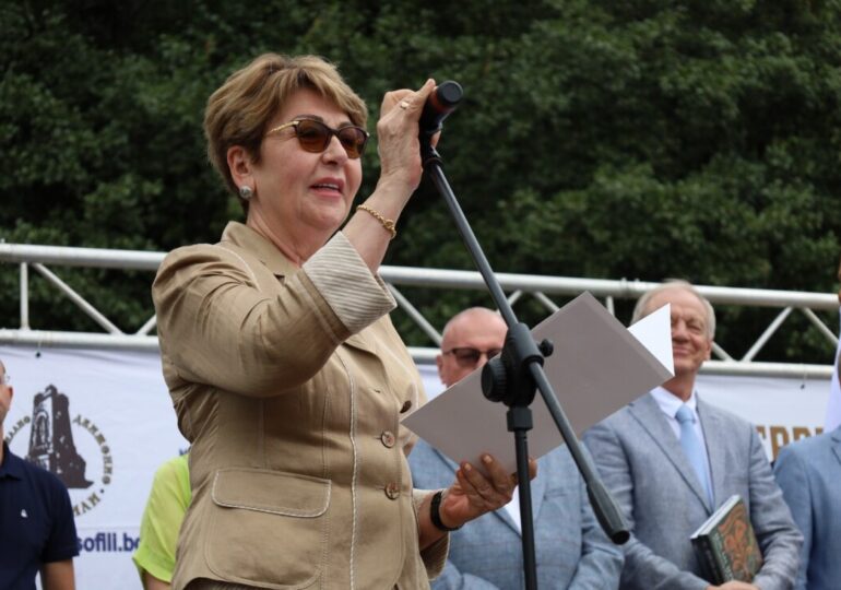 Митрофанова за закона за "Лукойл": Българите действат много рисковано