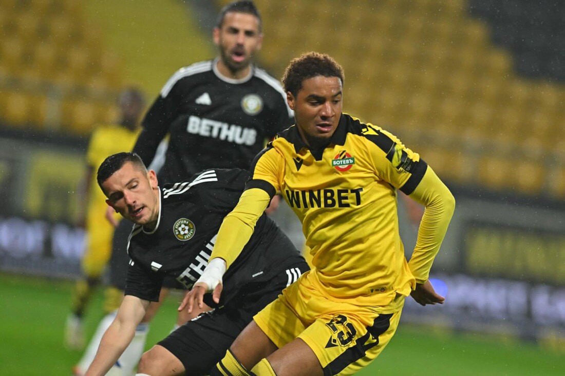 След обрат: Ботев Пловдив с първа домакинска победа за сезона (СНИМКИ и ВИДЕО) 2 След обрат: Ботев Пловдив с първа домакинска победа за сезона (СНИМКИ и ВИДЕО)