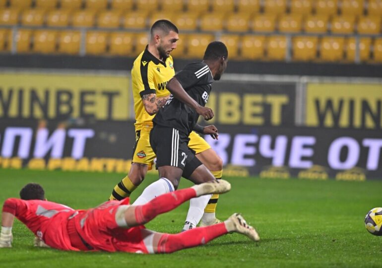 След обрат: Ботев Пловдив с първа домакинска победа за сезона (СНИМКИ и ВИДЕО) 4 След обрат: Ботев Пловдив с първа домакинска победа за сезона (СНИМКИ и ВИДЕО)