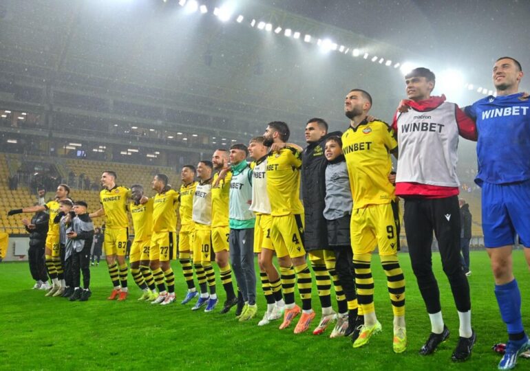 След обрат: Ботев Пловдив с първа домакинска победа за сезона (СНИМКИ и ВИДЕО) 3 След обрат: Ботев Пловдив с първа домакинска победа за сезона (СНИМКИ и ВИДЕО)