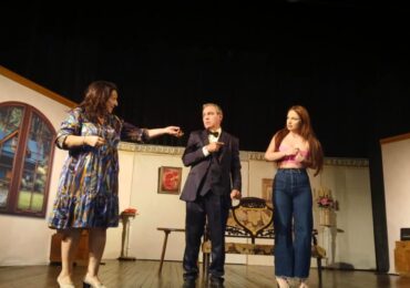 Страхотно представяне на театър "Арте" към НЧ "Родолюбие" - Асеновград на фестивал в Самоков (СНИМКИ)